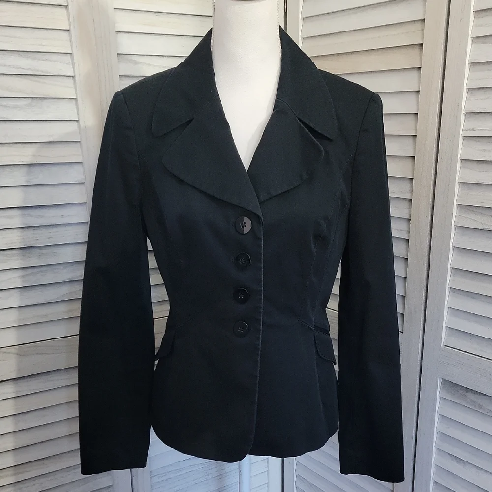 Black 4 Button Closure Structured Princess Seams Tailored Fit Blazer